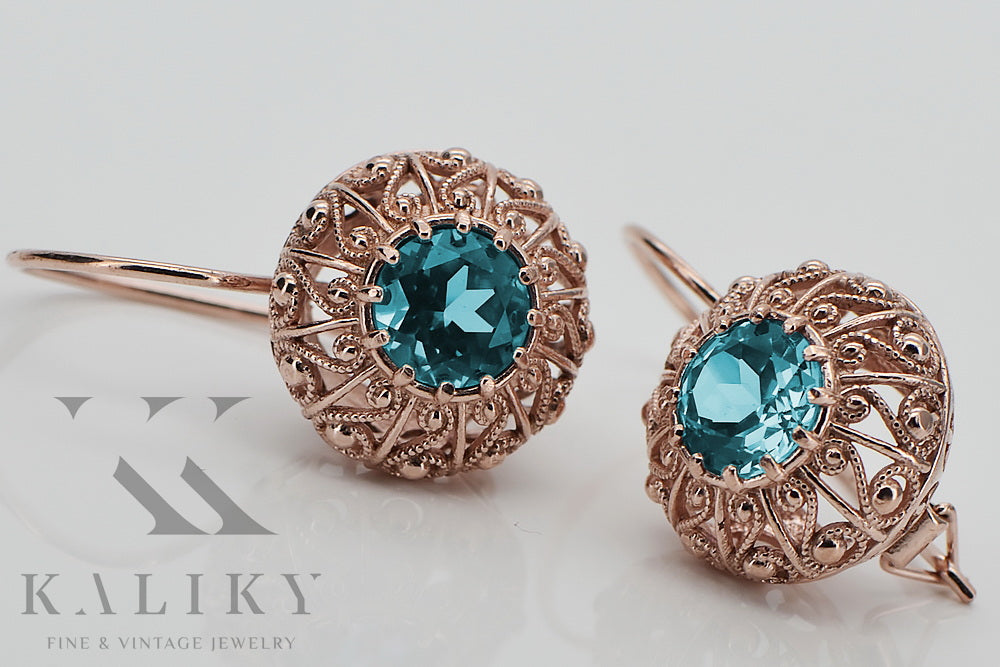 Vintage Aquamarine Earrings in 14K Rose Gold (vec002r-aq) — close-up of the stone and setting
