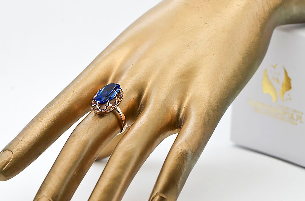 Vintage Sapphire Ring in 14K Rose Gold (vrc253r-sp) — close-up of the stone and setting
