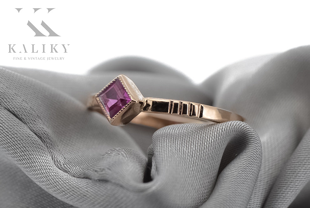 Vintage Amethyst Ring in 14K Rose Gold (vrc138r-am) — close-up of the hallmark on the inner band