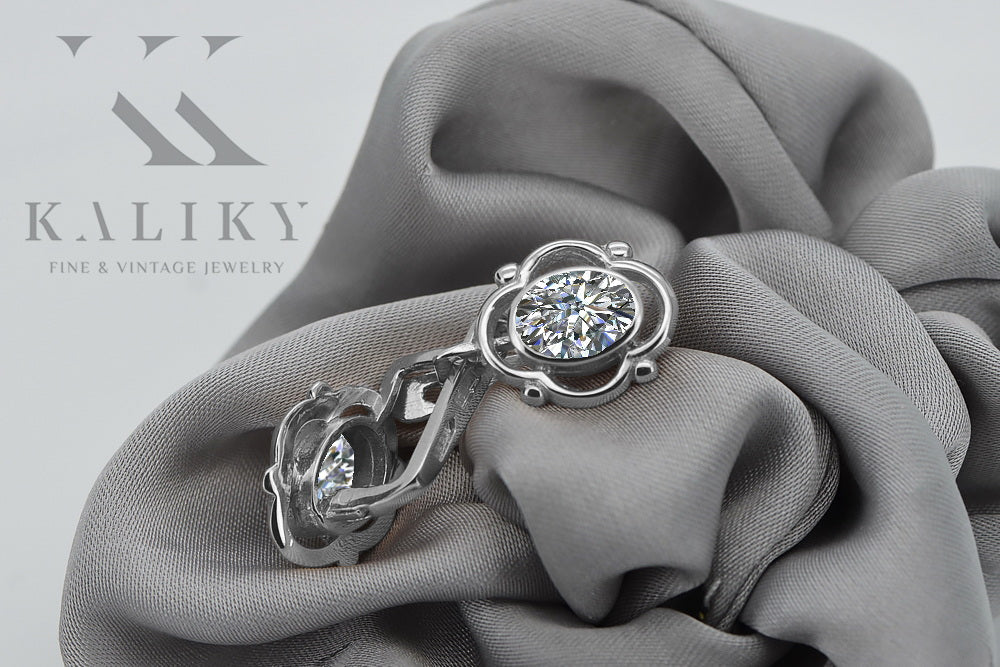 Vintage Zircon Earrings in Sterling Silver (vec033s-zi) — detail of the metal texture