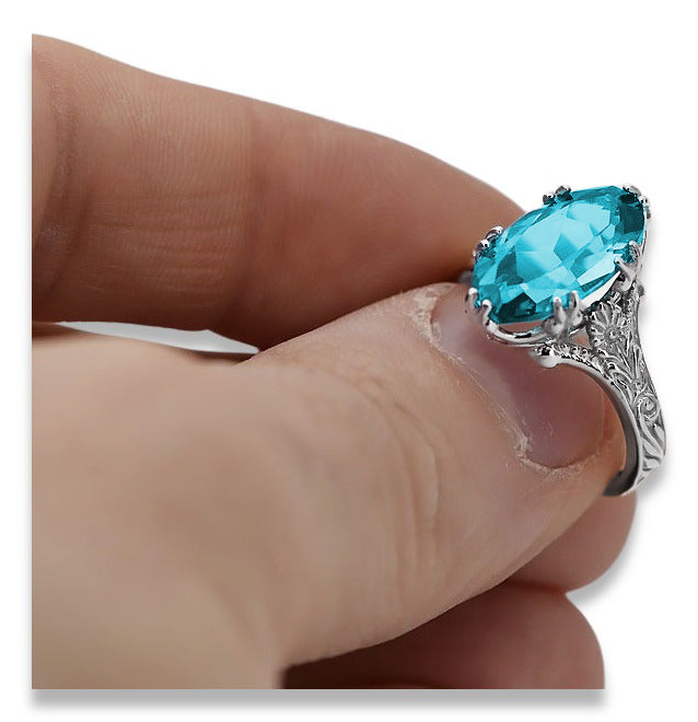 Vintage Aquamarine Oval Ring in Sterling Silver (vrc084s-aq) — close-up of the stone and setting