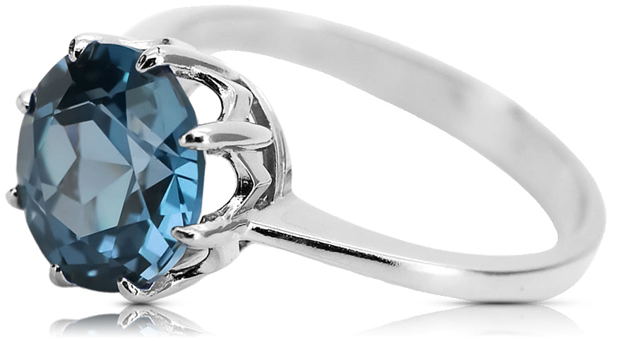 Vintage Aquamarine Ring in Sterling Silver (vrc157s-aq) — worn on the hand, showing profile