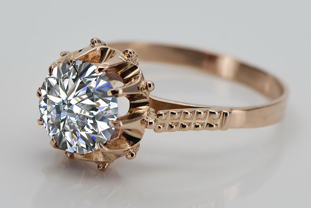 Vintage Zircon Ring in 14K Rose Gold (vrc045r-zi) — close-up of the stone and setting