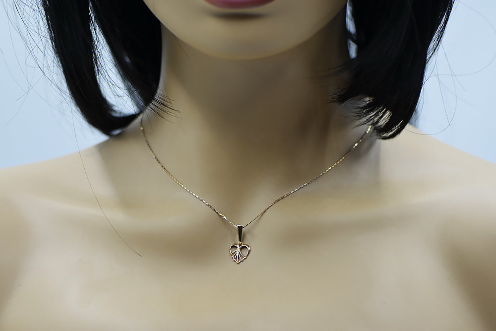 Vintage Heart Pendant in Rose Gold-Plated Sterling Silver (vpn076rp) — close-up of the stone and setting