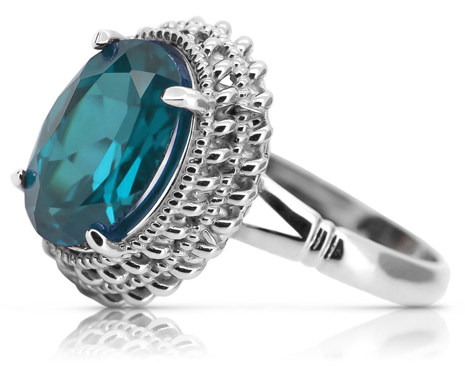 Vintage Aquamarine Ring in Sterling Silver (vrc068s-aq) — close-up of the stone and setting