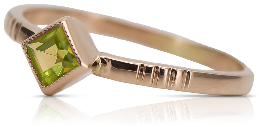 Vintage Yellow Peridot Ring in 14K Rose Gold (vrc138r-yp) — worn on the hand, showing profile