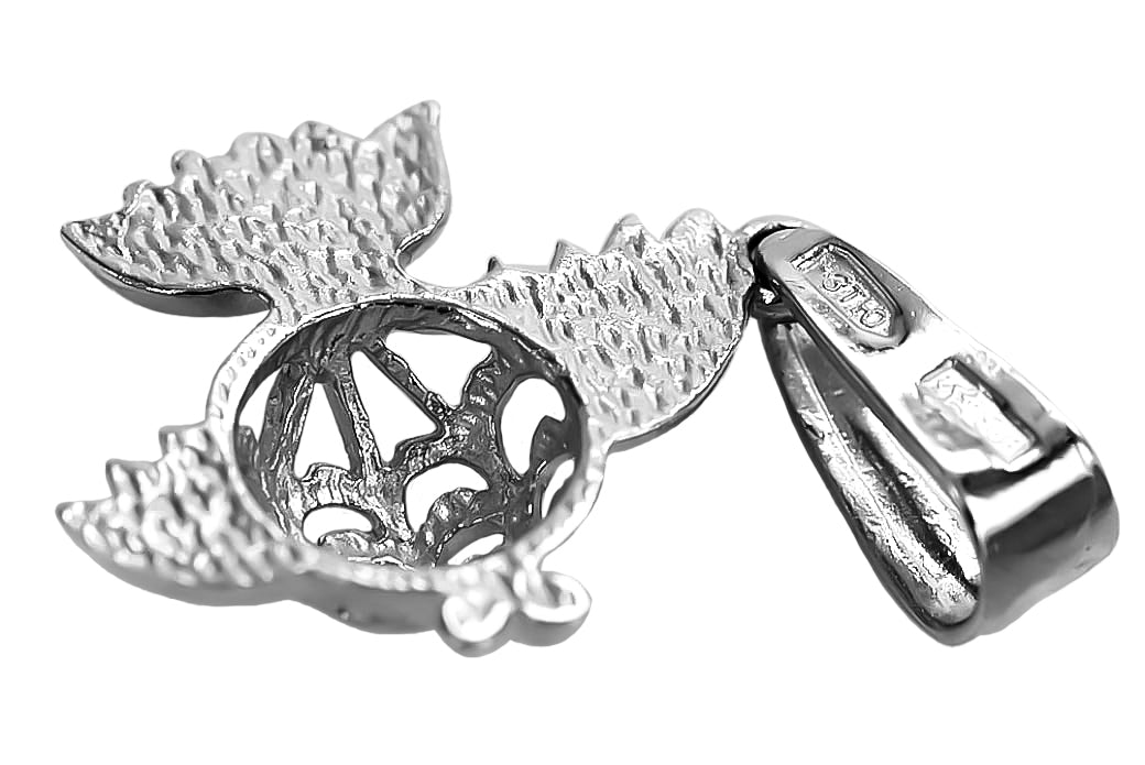 Vintage Fish Pendant in Sterling Silver (vpn021s) — close-up of the stone and setting