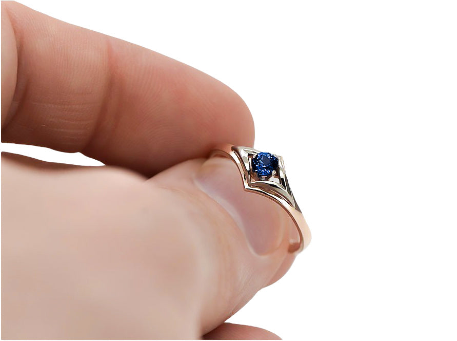 Vintage Sapphire Ring in 14K Rose Gold (vrc351r-sp) — side view showing the setting