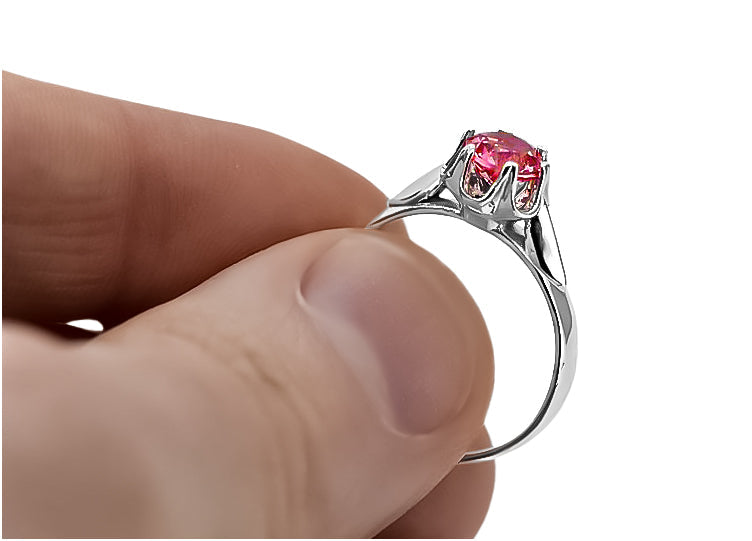 Vintage Ruby Ring in Sterling Silver (vrc122s-rb) — close-up of the stone and setting