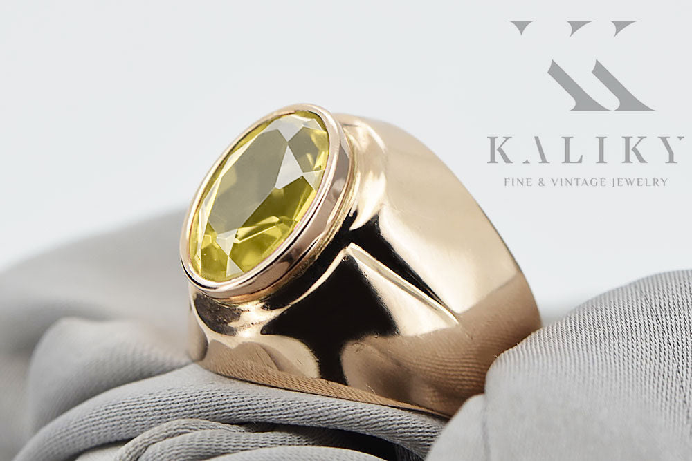 Vintage Yellow Peridot Ring in 14K Rose Gold (vrc296r-yp) — side view showing the setting