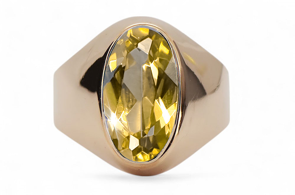 Vintage Yellow Peridot Ring in 14K Rose Gold (vrc077r-yp) — close-up of the stone and setting