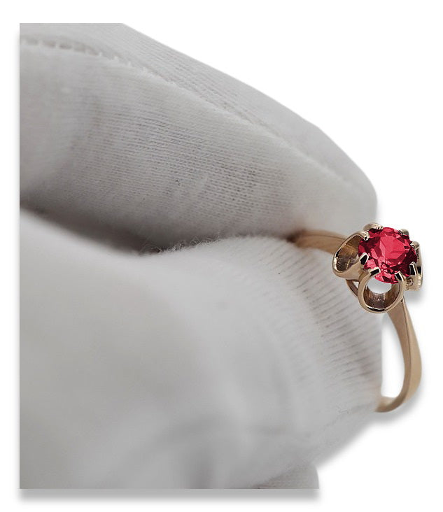 Vintage Ruby Ring in 14K Rose Gold (vrc348r-rb) — close-up of the stone and setting