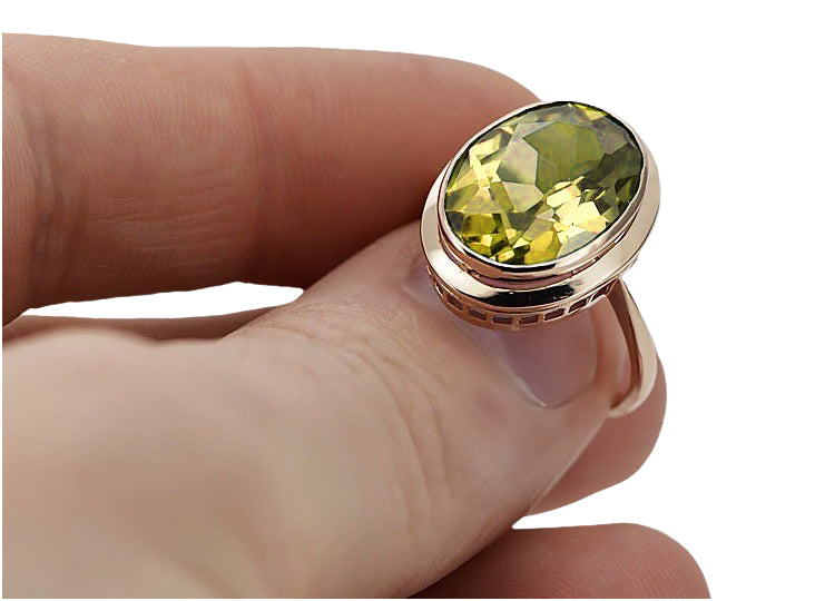 Vintage Yellow Peridot Ring in 14K Rose Gold (vrc285r-yp) — worn on the hand, showing profile