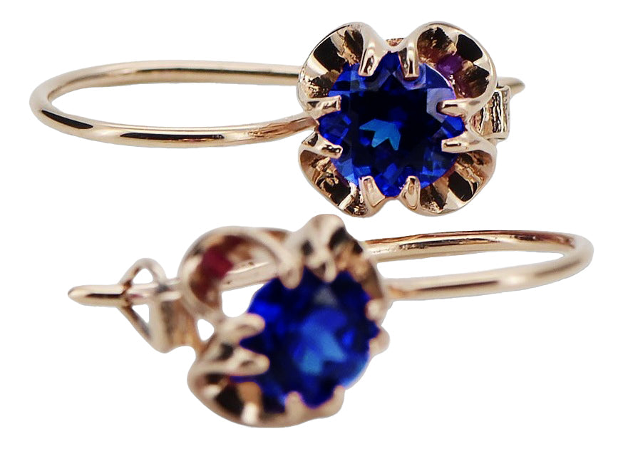 Vintage Sapphire Earrings in 14K Rose Gold (vec035r-sp) — close-up of the stone and setting