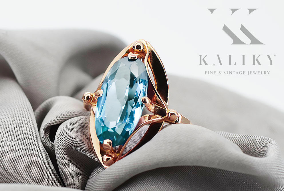Vintage Aquamarine Ring in 14K Rose Gold (vrc047r-aq) — worn on the hand, showing profile