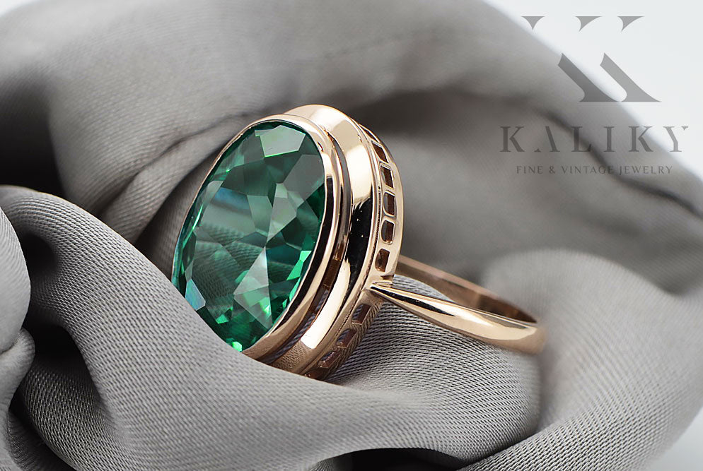 Vintage Emerald Ring in 14K Rose Gold (vrc285r-em) — side view showing the setting