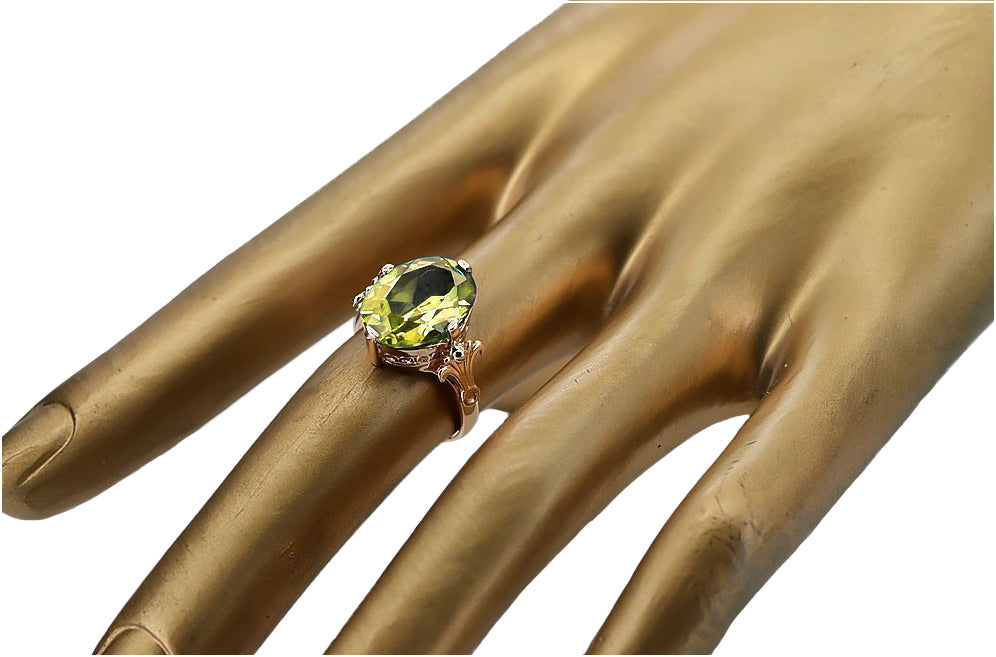 Vintage Yellow Peridot Ring in 14K Rose Gold (vrc369r-yp) — close-up of the stone and setting