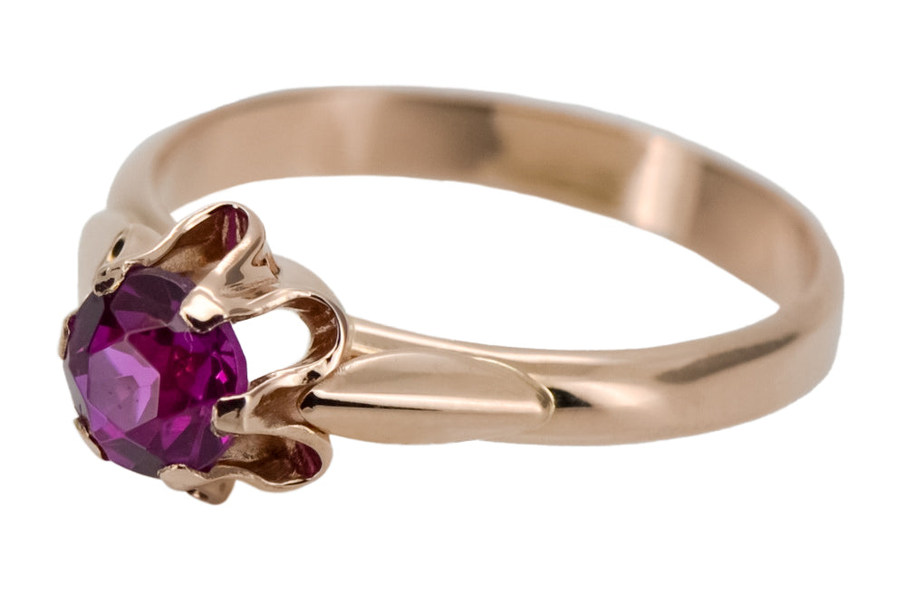 Vintage Ruby Ring in 14K Rose Gold (vrc094r-rb) — close-up of the stone and setting