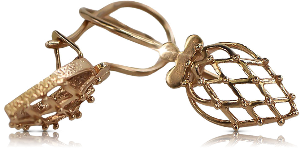 Vintage Leaf Earrings in 14K Rose Gold (ven014) — close-up of the stone and setting