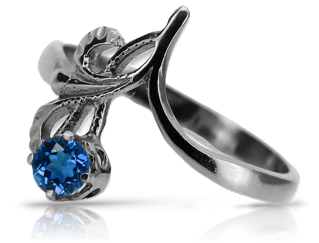 Vintage Sapphire Ring in Sterling Silver (vrc095s-sp) — close-up of the stone and setting