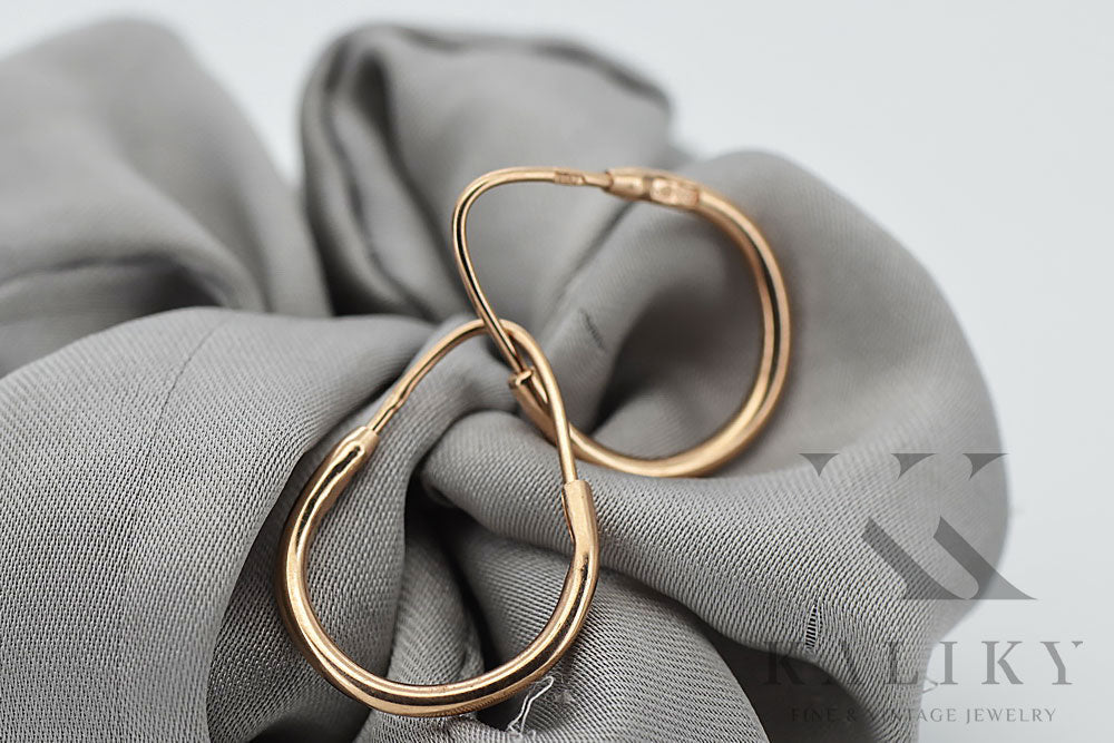 Vintage Hoops Earrings in 14K Rose Gold (ven057) — side view showing the setting