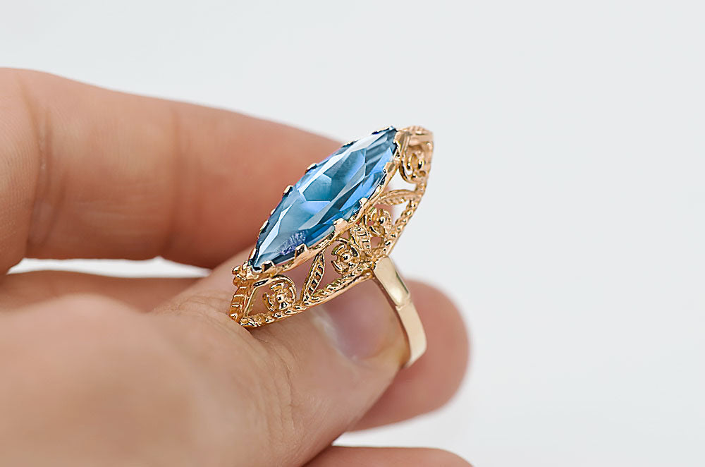 Vintage Aquamarine Ring in 14K Rose Gold (vrc005r-aq) — side view showing the setting