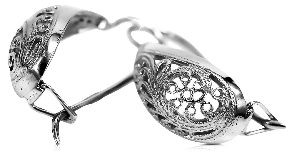 Vintage Earrings in Sterling Silver (ven023s) — full view of the piece