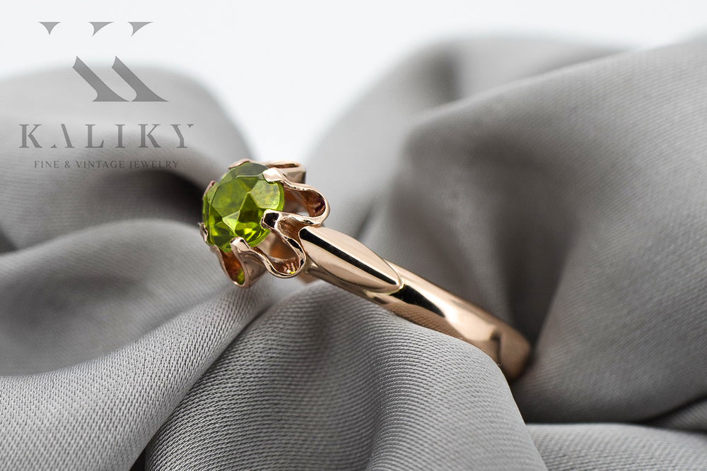 Vintage Yellow Peridot Ring in 14K Rose Gold (vrc094r-yp) — side view showing the setting
