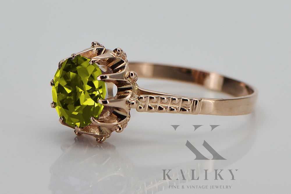 Vintage Yellow Peridot Ring in 14K Rose Gold (vrc045r-yp) — worn on the hand, showing profile