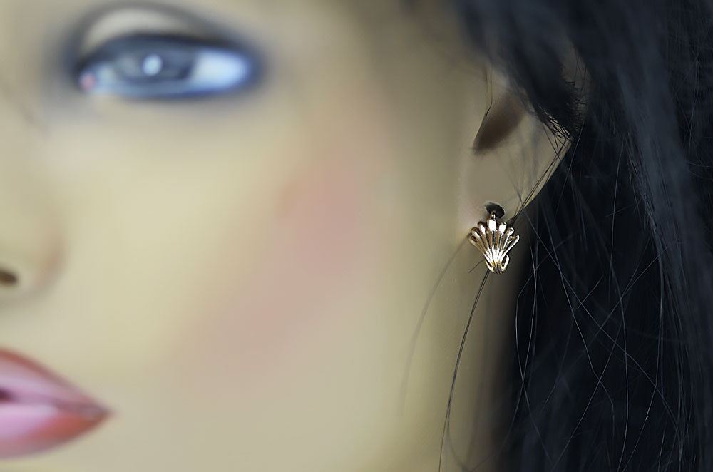 Vintage Leaf Earrings in 14K Rose Gold (ven211) — view 3