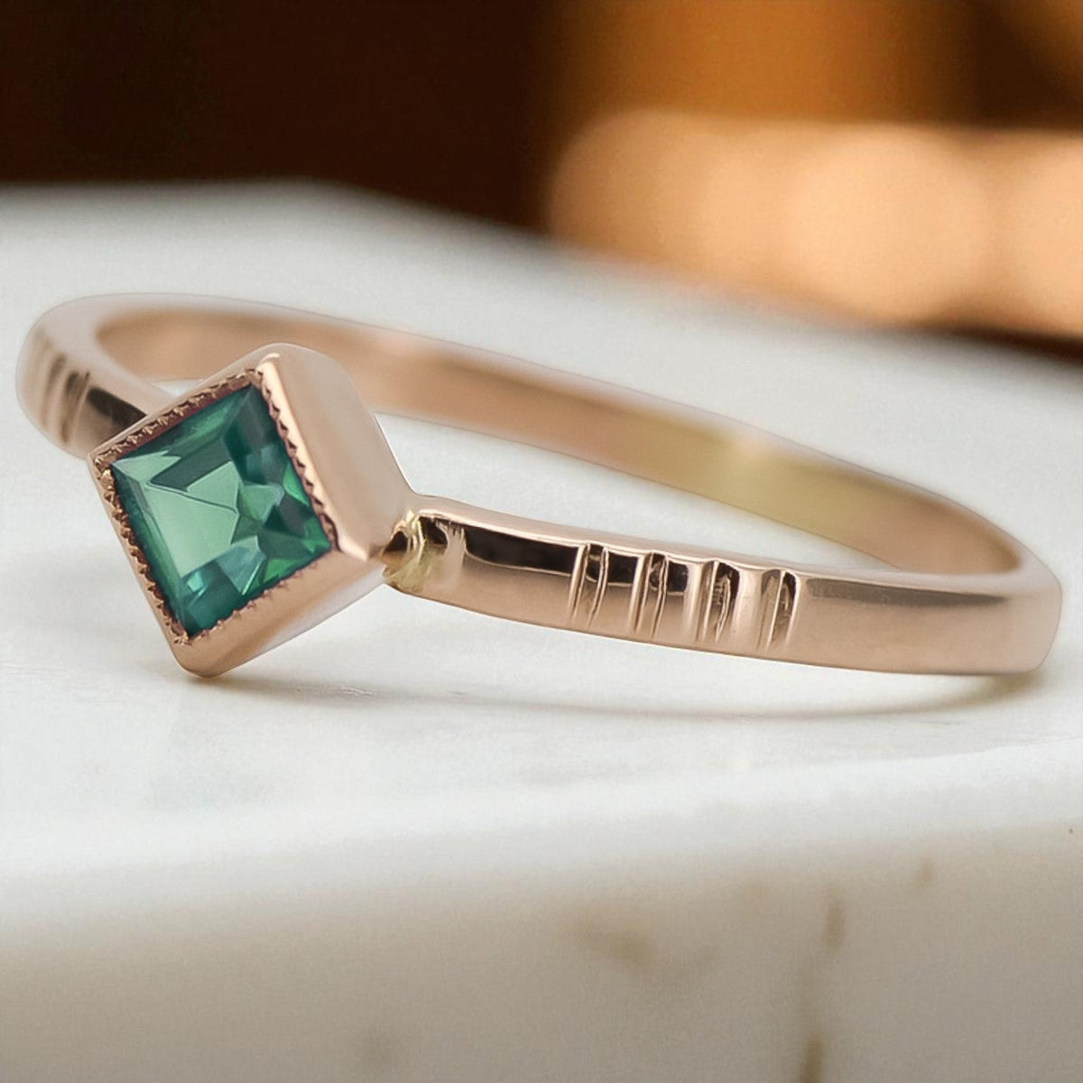 Vintage Emerald Ring in 14K Rose Gold (vrc138r-em)