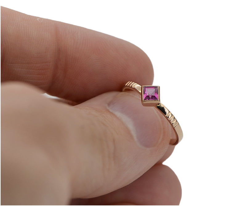 Vintage Amethyst Ring in 14K Rose Gold (vrc138r-am) — full view of the piece