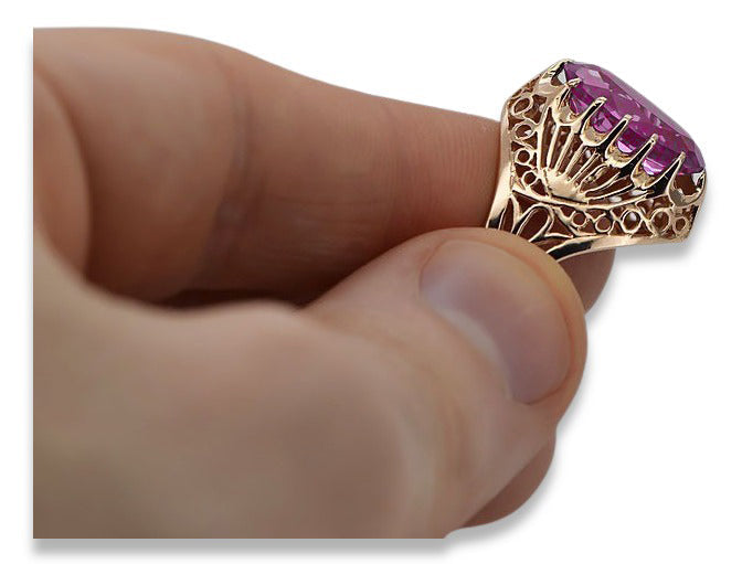 Vintage Amethyst Ring in 14K Rose Gold (vrc020r-am) — close-up of the stone and setting