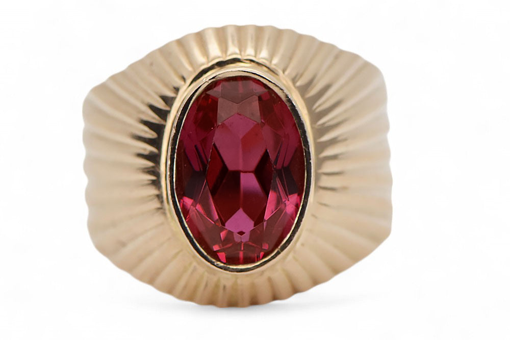 Vintage Ruby Ring in 14K Rose Gold (vrc127r-rb) — close-up of the stone and setting