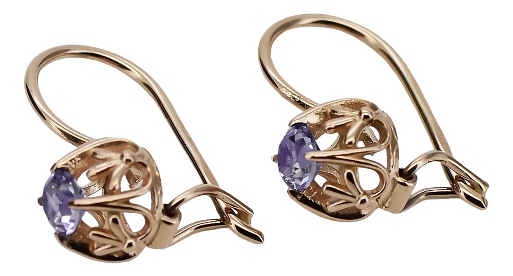 Vintage Alexandrite Made Earrings in 14K Rose Gold (vec145r-ax) — close-up of the stone and setting