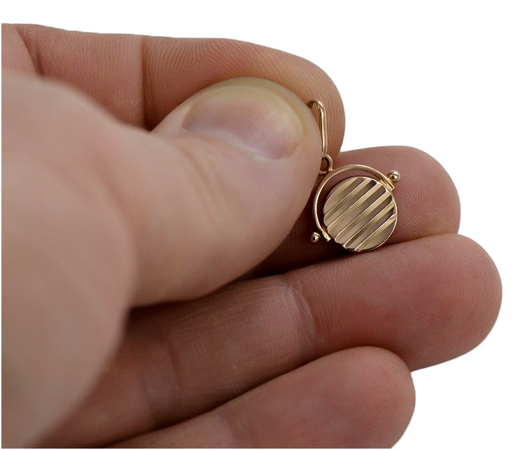 Vintage Circle Pendant in 14K Rose Gold (vpn032) — full view of the piece