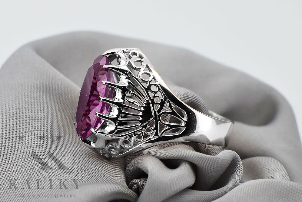 Vintage Amethyst Ring in Sterling Silver (vrc020s-am) — side view showing the setting