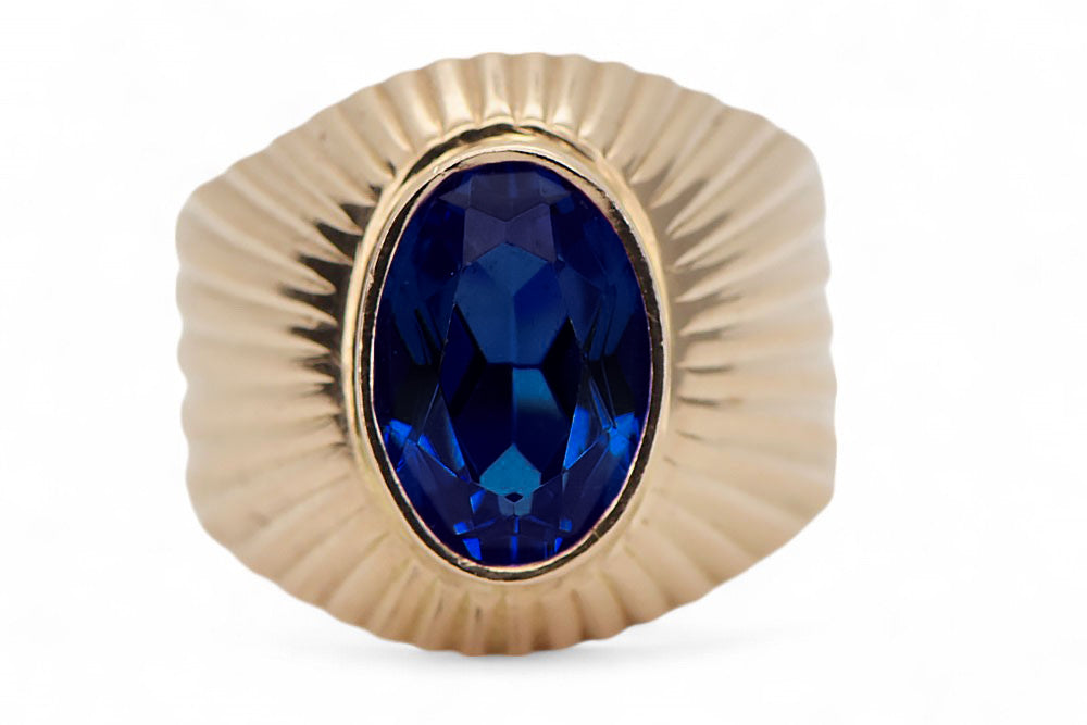 Vintage Sapphire Ring in 14K Rose Gold (vrc127r-sp) — close-up of the stone and setting