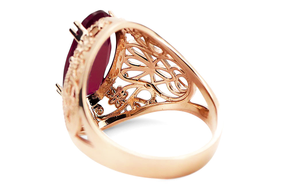 Vintage Ruby Ring in 14K Rose Gold (vrc074r-rb) — close-up of the stone and setting