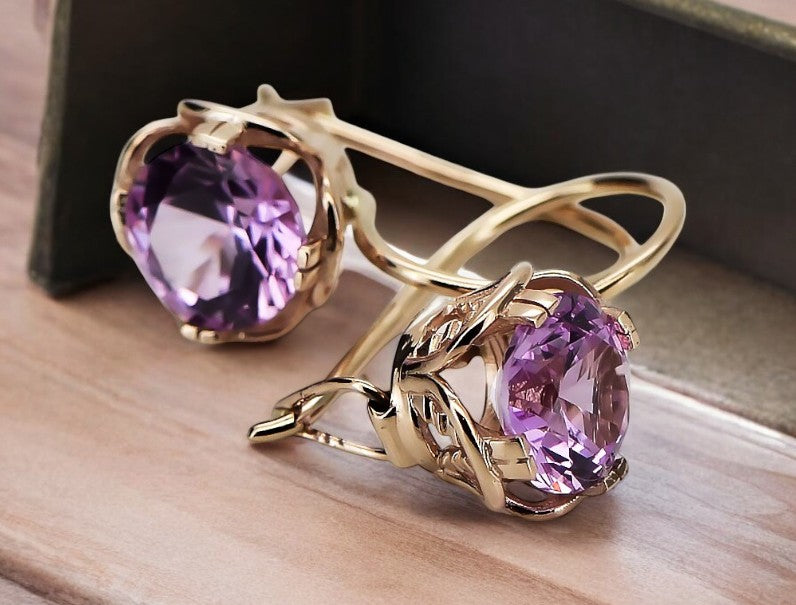 Vintage Amethyst Earrings in 14K Rose Gold (vec029r-am) — worn on the hand, showing profile