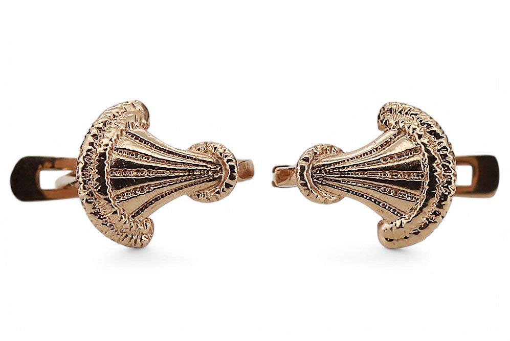 Vintage Leaf Earrings in 14K Rose Gold (ven214) — close-up of the stone and setting