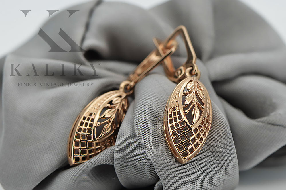 Vintage Leaf Earrings in 14K Rose Gold (ven247) — close-up of the hallmark on the inner band
