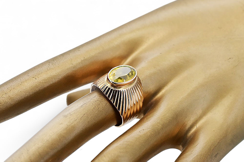 Vintage Yellow Peridot Ring in 14K Rose Gold (vrc127r-yp) — side view showing the setting