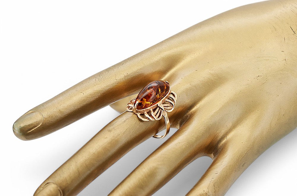 Vintage Amber Ring in 14K Rose Gold (vrab019) — side view showing the setting