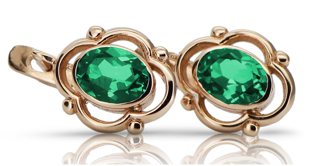 Vintage Emerald Earrings in 14K Rose Gold (vec033r-em) — close-up of the stone and setting