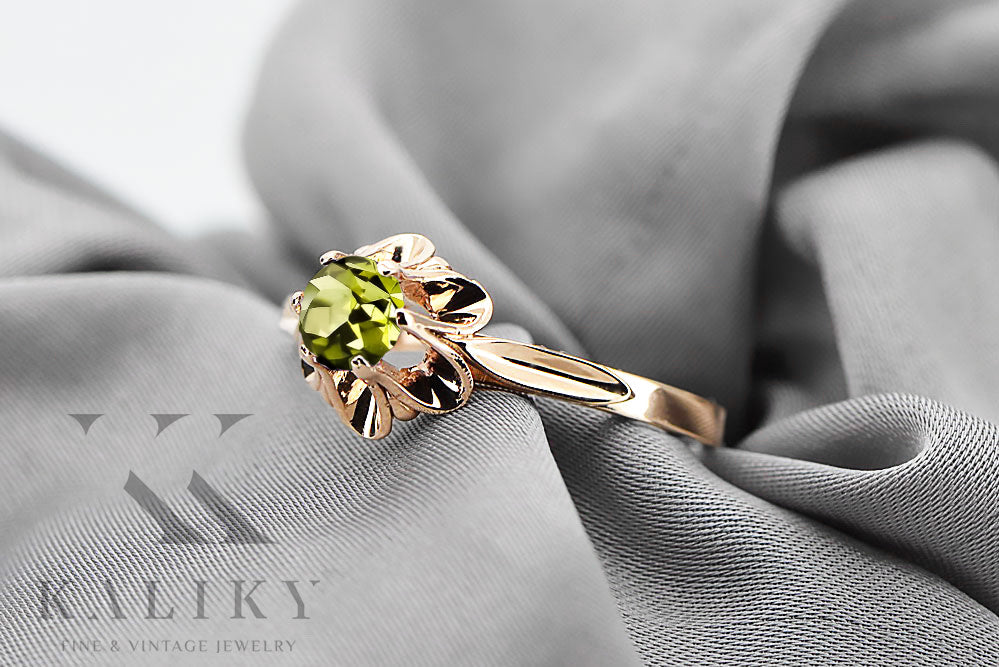Vintage Yellow Peridot Ring in 14K Rose Gold (vrc004r-yp) — side view showing the setting