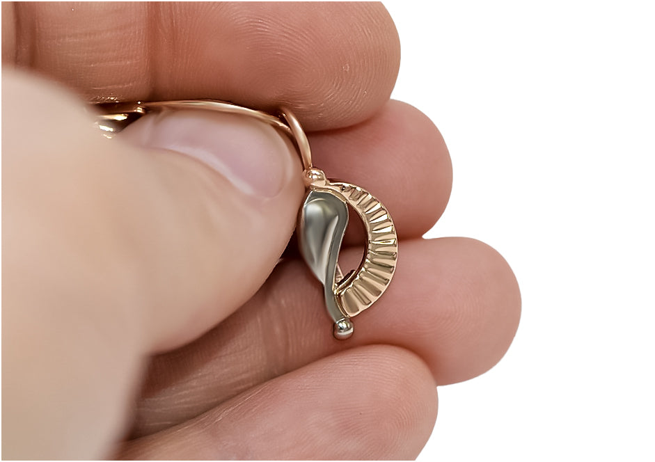 Vintage Leaf Earrings in 14K Rose Gold (ven065) — view 3