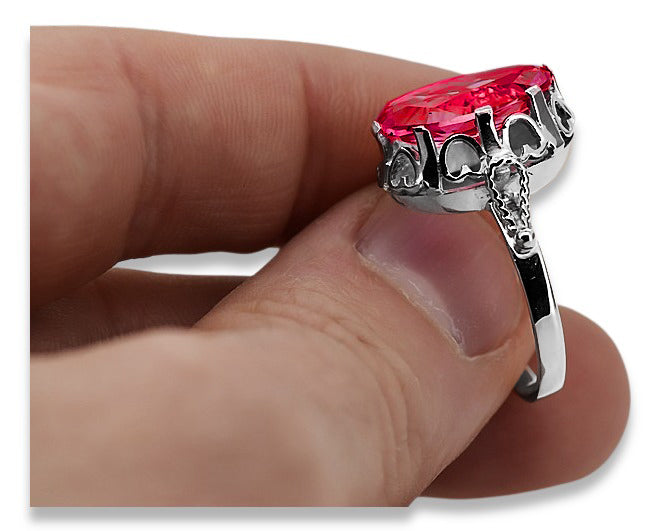 Vintage Ruby Ring in Sterling Silver (vrc134s-rb) — close-up of the stone and setting