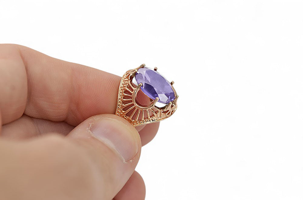 Vintage Alexandrite Ring in 14K Rose Gold (vrc003r-ax) — close-up of the stone and setting