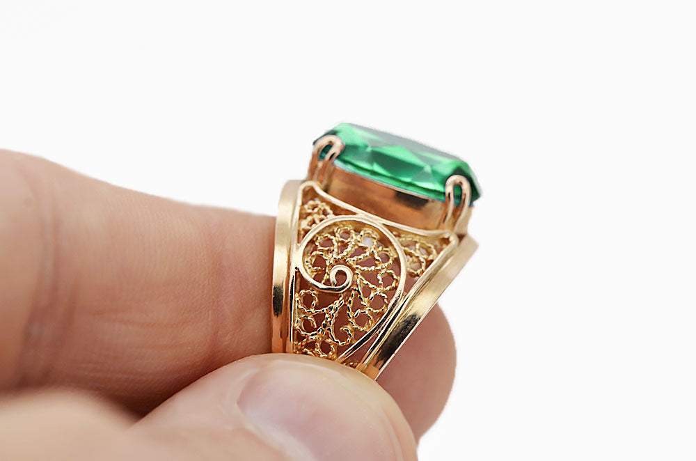 Vintage Emerald Craft Ring in 14K Rose Gold (vrc057r-em) — worn on the hand, showing profile